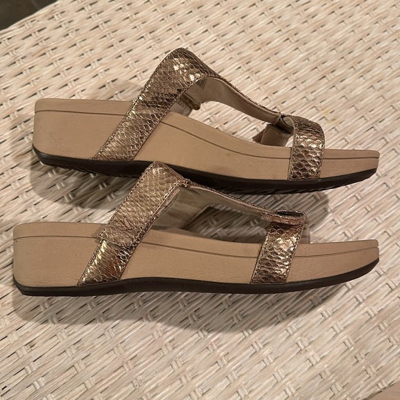 VIONIC SANDALS - Picture 2 of 6